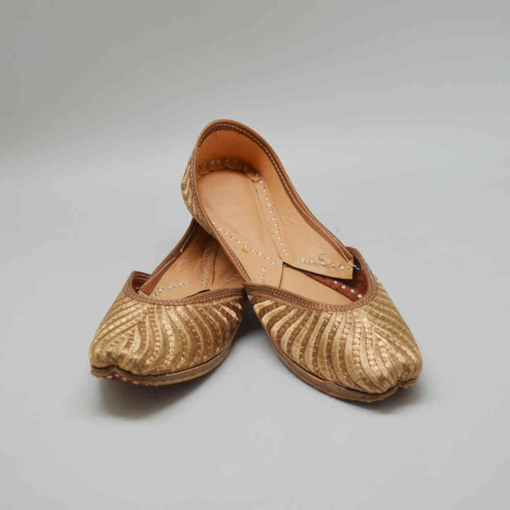 Indian Ethnic Footwear (Mojari) | 171001 | Craft House India